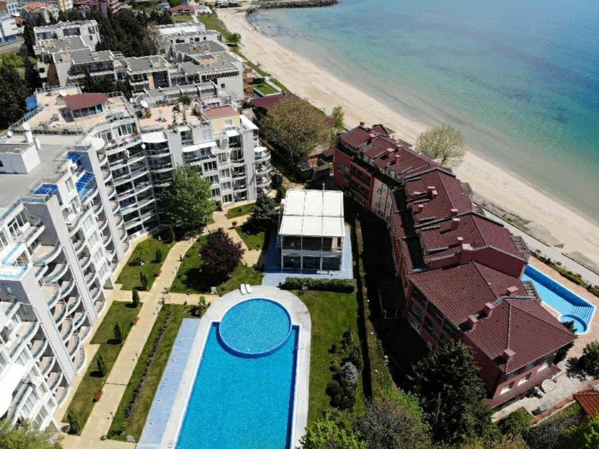 Oazis Sea View Apartment Равда Экстерьер фото