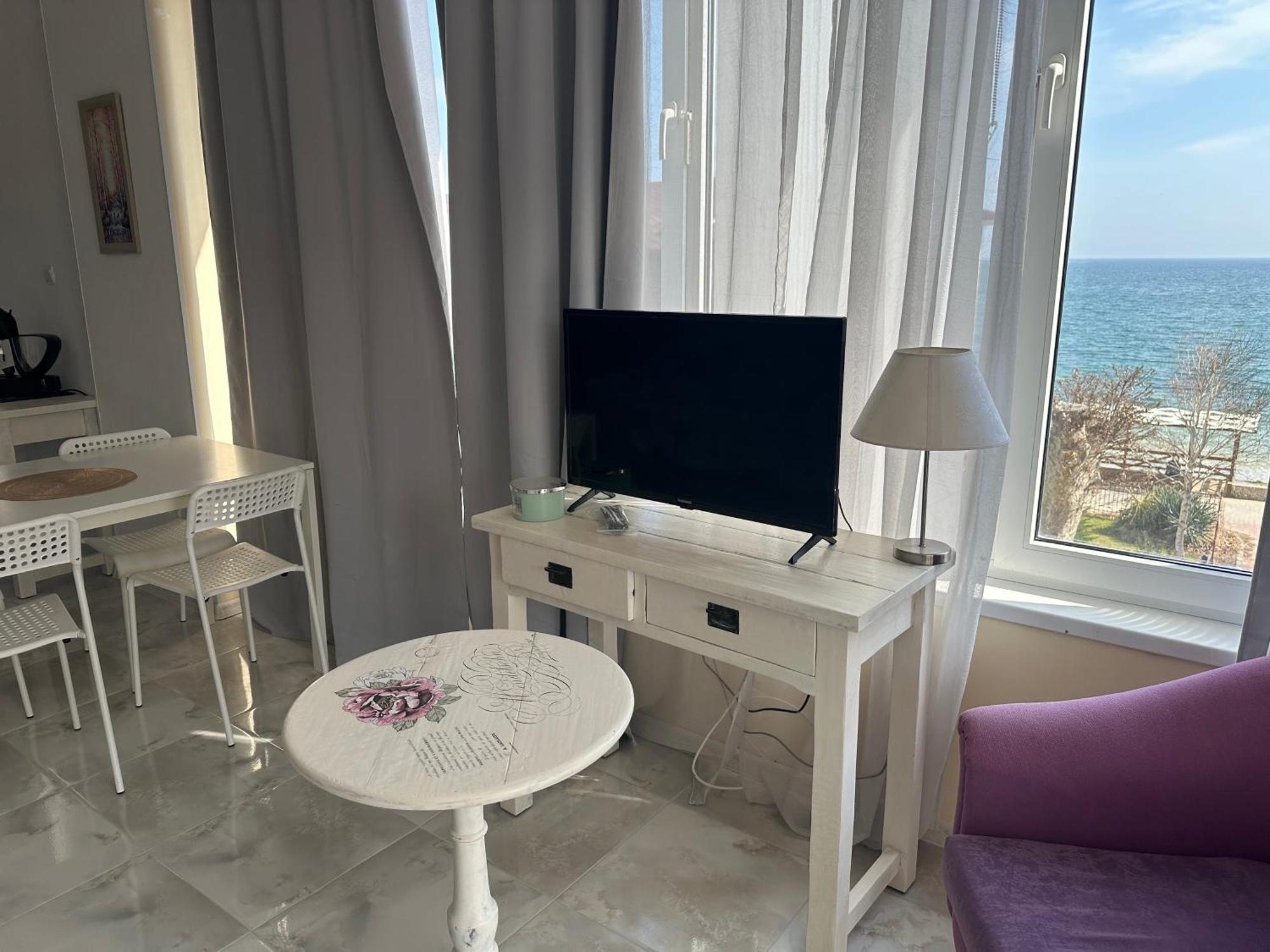 Oazis Sea View Apartment Равда Экстерьер фото